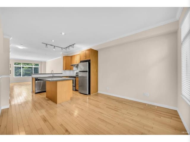 Apartment for rent in Surrey, South Surrey White Rock, 3 15151 34 Avenue, 263152775 | Realtylink.org