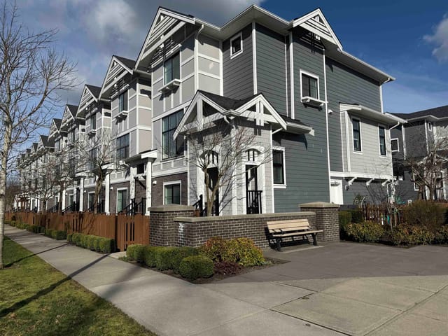Townhouse for sale in Surrey, Cloverdale, 2 19133 73 Avenue, 263152868 | Realtylink.org