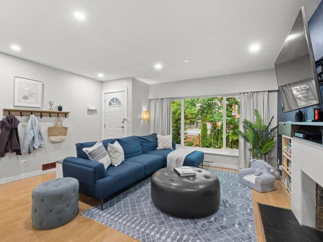House for sale in Vancouver, Vancouver East, 2036 E Broadway, 263152954 | Realtylink.org