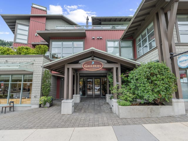 Apartment for sale in West Vancouver, West Vancouver, 205 6688 Royal Avenue, 263153196 | Realtylink.org