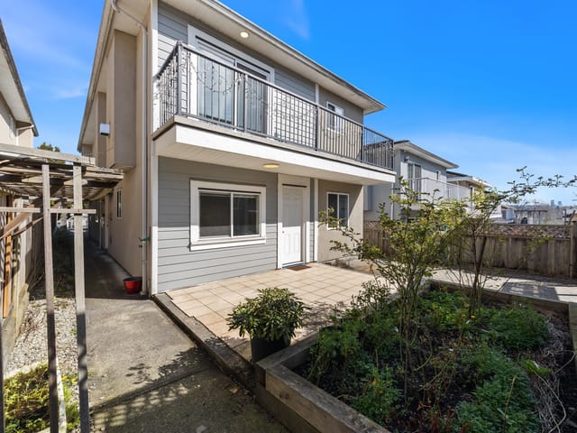 1/2 Duplex for sale in Burnaby, Burnaby North, 6058 Woodsworth Street, 263153226 | Realtylink.org