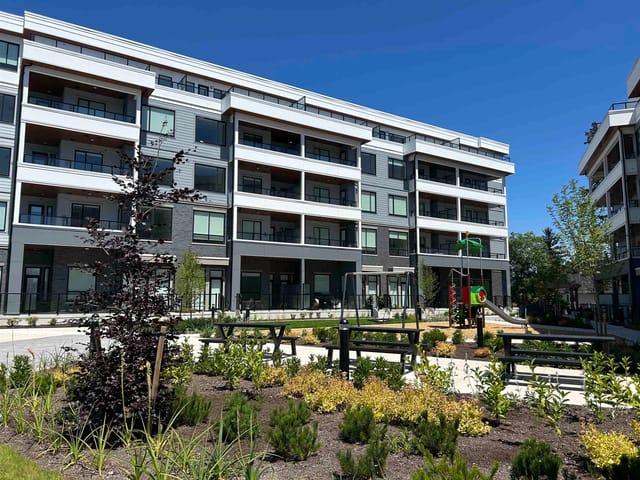 Apartment for sale in Surrey, Surrey, 305 6270 Gooseberry Drive, 263153355 | Realtylink.org