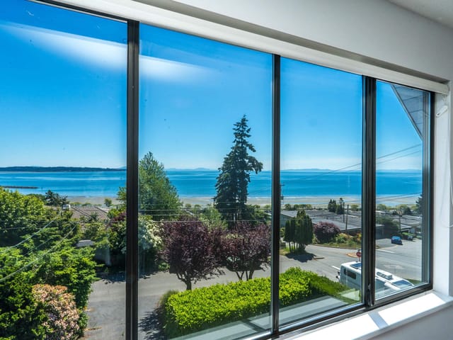 House for sale in White Rock, South Surrey White Rock, 14815 Hardie Avenue, 263153457 | Realtylink.org
