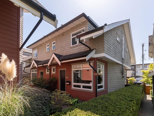 1/2 Duplex for sale in North Vancouver, North Vancouver, 227 E 17 Street, 263153485 | Realtylink.org