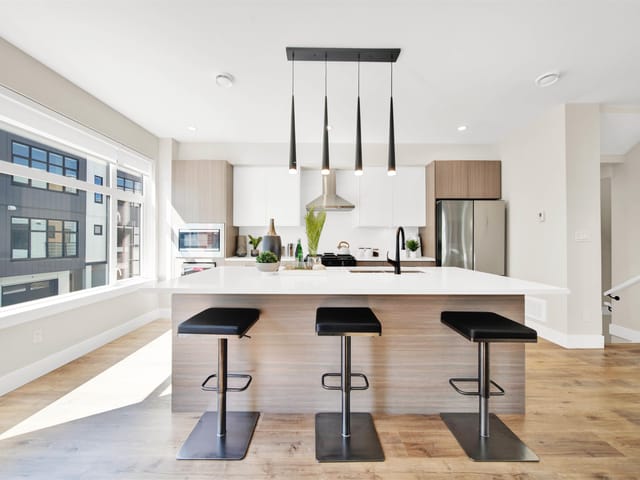 Townhouse for sale in Surrey, South Surrey White Rock, 2 177 175a Street, 263153666 | Realtylink.org