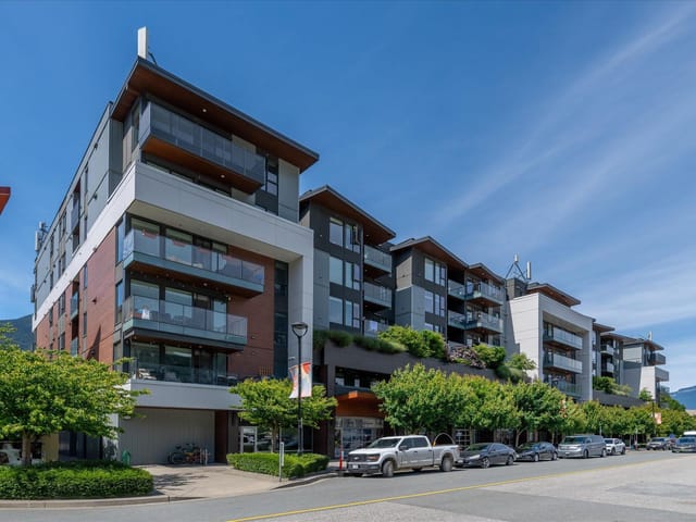Apartment for sale in Squamish, Squamish, 402 37881 Cleveland Avenue, 263153720 | Realtylink.org