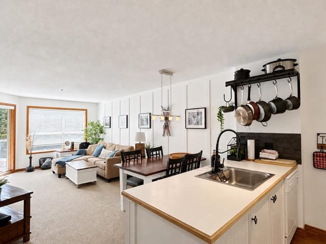 Apartment for sale in Whistler, Whistler, 334 4800 Spearhead Drive, 263153790 | Realtylink.org