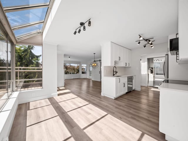 Apartment for sale in White Rock, South Surrey White Rock, 501 1225 Merklin Street, 263154152 | Realtylink.org