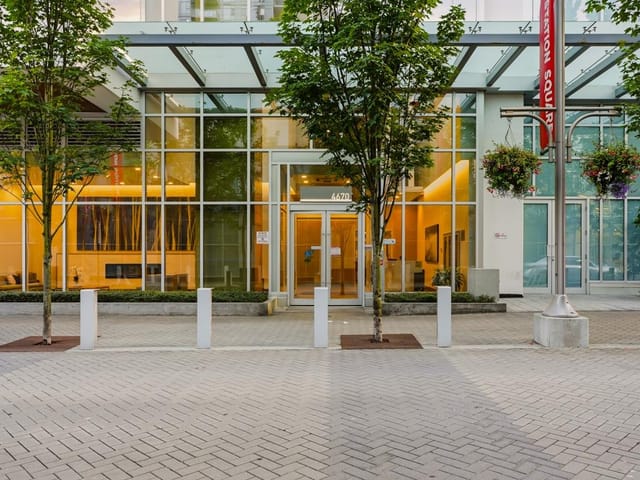 Apartment for sale in Burnaby, Burnaby South, 3903 4670 Assembly Way, 263154167 | Realtylink.org