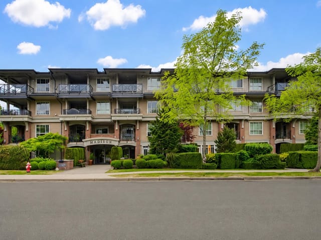 Apartment for sale in Surrey, South Surrey White Rock, 204 15357 17a Avenue, 263154238 | Realtylink.org