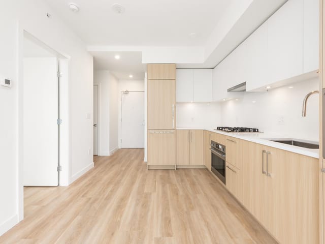 Apartment for sale in Surrey, North Surrey, 313 9675 King George Boulevard, 263154457 | Realtylink.org