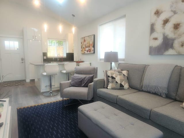 House for rent in Vancouver, Terrace, lane 165 W 21th, 263154549 | Realtylink.org