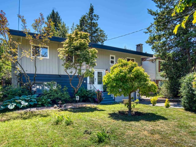 House for sale in White Rock, South Surrey White Rock, 13750 Blackburn Avenue, 263154590 | Realtylink.org