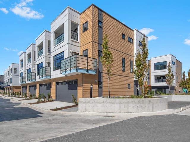 Townhouse for sale in Surrey, South Surrey White Rock, 7 177 175a Street, 263154600 | Realtylink.org