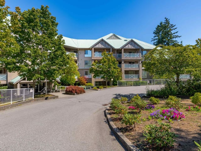 Apartment for sale in Surrey, South Surrey White Rock, 104 15150 29a Avenue, 263154694 | Realtylink.org