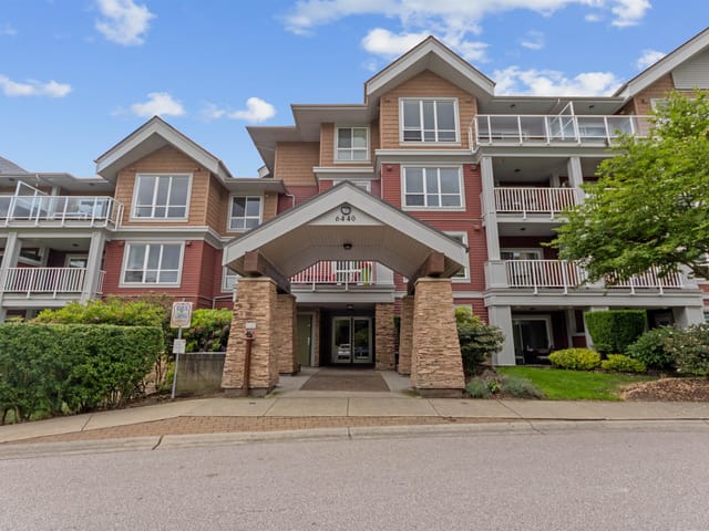Apartment for sale in Surrey, Cloverdale, 215 6440 194 Street, 263154940 | Realtylink.org