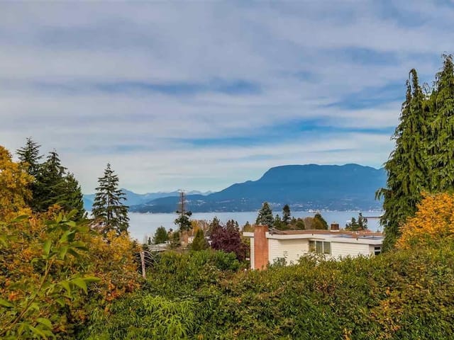 House for sale in Vancouver, Vancouver West, 5975 Chancellor Boulevard, 263154981 | Realtylink.org