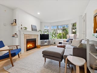 Apartment for sale in North Vancouver, North Vancouver, 411 2059 Chesterfield Avenue, 263155015 | Realtylink.org