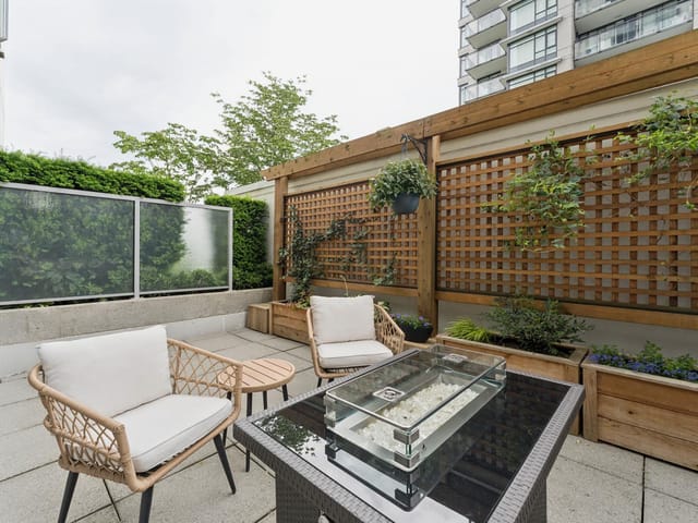 Apartment for sale in North Vancouver, North Vancouver, 306 1320 Chesterfield Avenue, 263155099 | Realtylink.org