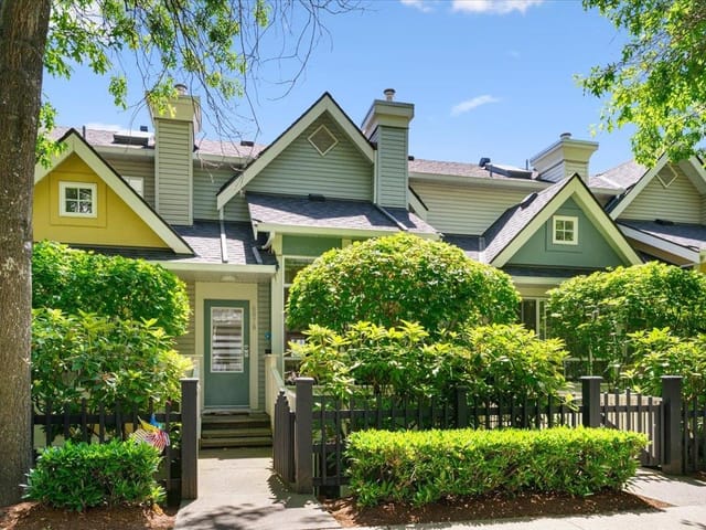 Townhouse for sale in Burnaby, Burnaby South, 6878 Village Grn, 263155188 | Realtylink.org