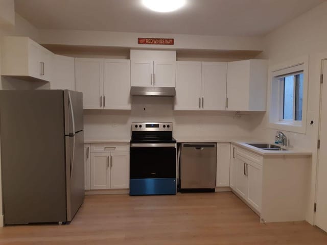 Apartment for rent in Surrey, South Surrey White Rock, BSMT 16773 20 Avenue, 263155226 | Realtylink.org