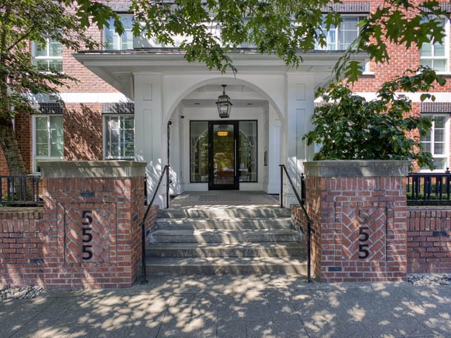 Apartment for sale in Coquitlam, Coquitlam, 415 555 Foster Avenue, 263155286 | Realtylink.org