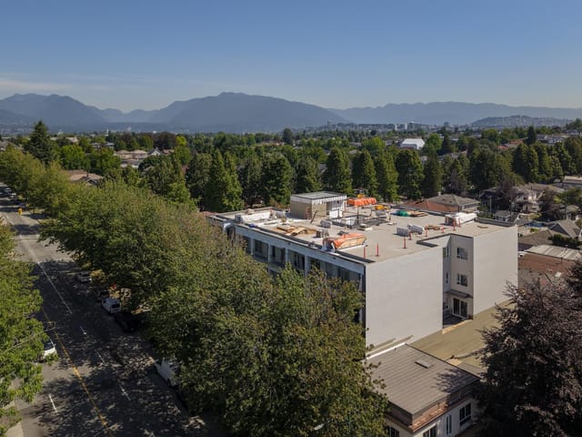 Apartment for sale in Vancouver, Vancouver East, 405 2250 Nanaimo Street, 263155438 | Realtylink.org