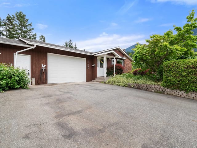 House for sale in Hope, Hope & Area, 21206 Lakeview Crescent, 263155469 | Realtylink.org