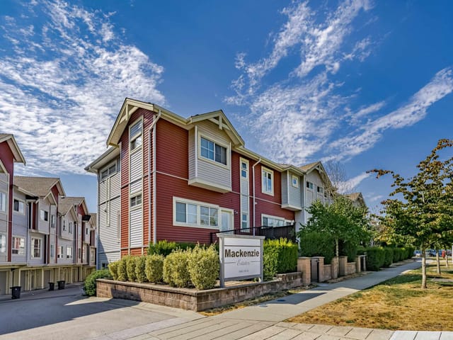 Townhouse for sale in Surrey, Cloverdale, 14 6945 185 Street, 263155478 | Realtylink.org