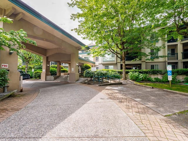 Apartment for sale in Surrey, Cloverdale, 331 19528 Fraser Highway, 263155511 | Realtylink.org