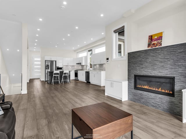 1/2 Duplex for sale in North Vancouver, North Vancouver, 409 W Keith Road, 263155617 | Realtylink.org