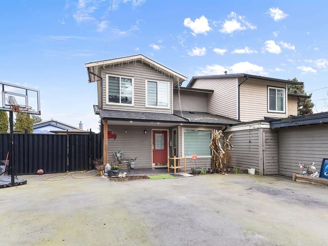 1/2 Duplex for sale in Surrey, Surrey, 6860 134 Street, 263155871 | Realtylink.org