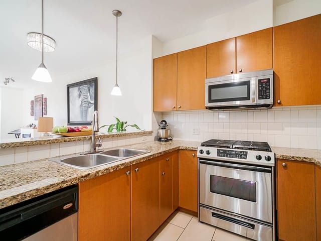 Apartment for sale in New Westminster, New Westminster, 407 14 E Royal Avenue, 263155929 | Realtylink.org
