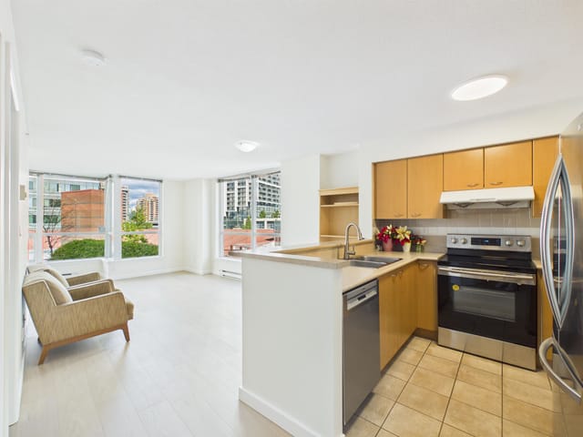 Apartment for sale in Burnaby, Burnaby South, 611 6028 Willingdon, 263155970 | Realtylink.org