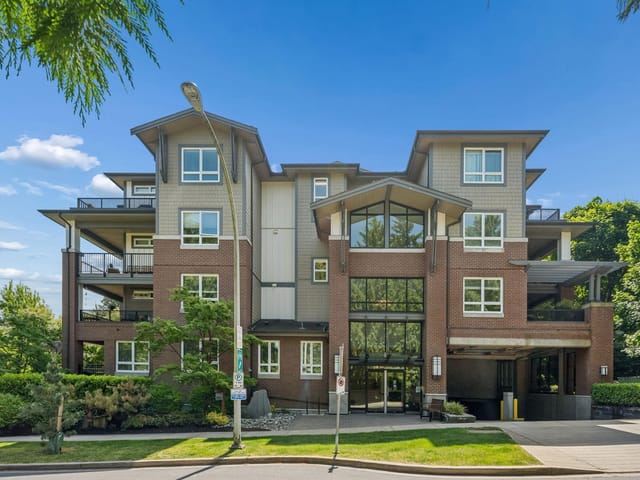 Apartment for sale in Surrey, South Surrey White Rock, 102 15188 29a Avenue, 263156089 | Realtylink.org