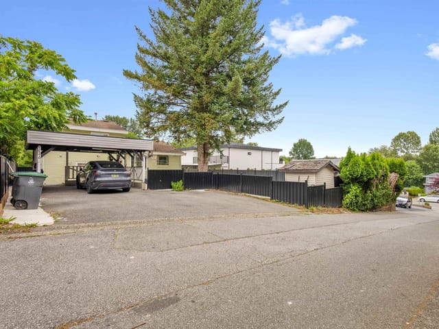 House for sale in Surrey, Surrey, 16376 96 Avenue, 263156105 | Realtylink.org