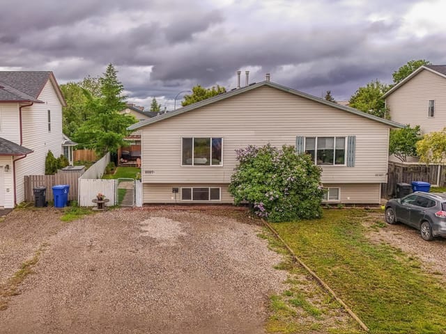 1/2 Duplex for sale in Fort St. John, Fort St. John, B 10307 90 Street, 263156139 | Realtylink.org