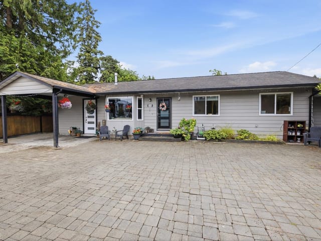 House for sale in Surrey, South Surrey White Rock, 16106 16 Avenue, 263156169 | Realtylink.org