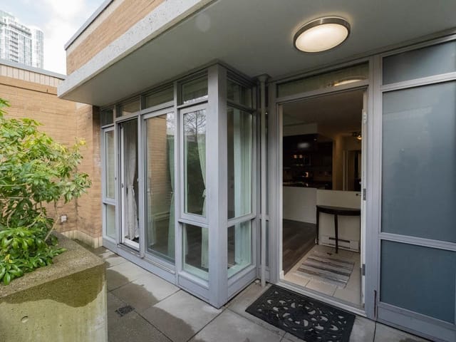 Townhouse for rent in Vancouver, Vancouver West, 2M 1033 Marinaside Crescent, 263156532 | Realtylink.org