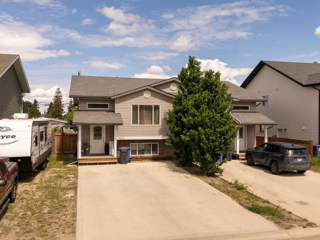 1/2 Duplex for sale in Fort St. John, Fort St. John, 9218 102 Avenue, 263156607 | Realtylink.org