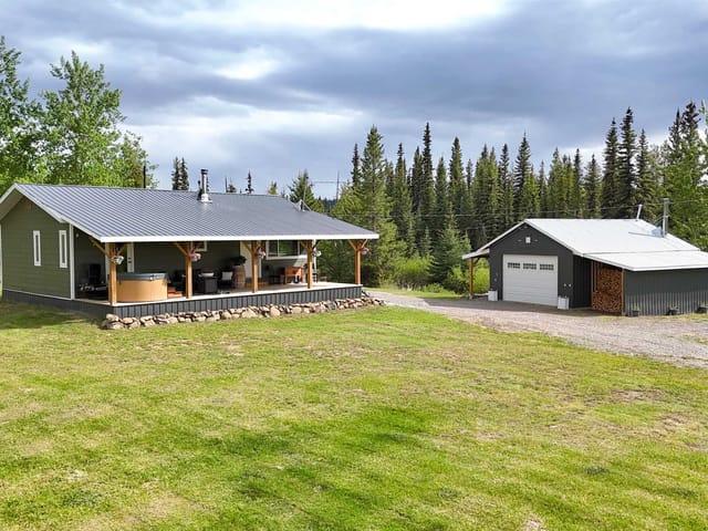 House for sale in Bridge Lake, 100 Mile House, 7577 High Country Road, 263156786 | Realtylink.org