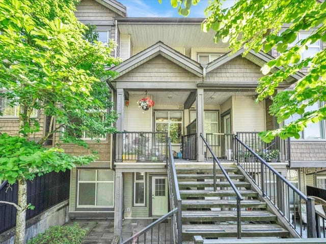 Townhouse for sale in Burnaby, Burnaby East, 207 7333 16th Avenue, 263156804 | Realtylink.org