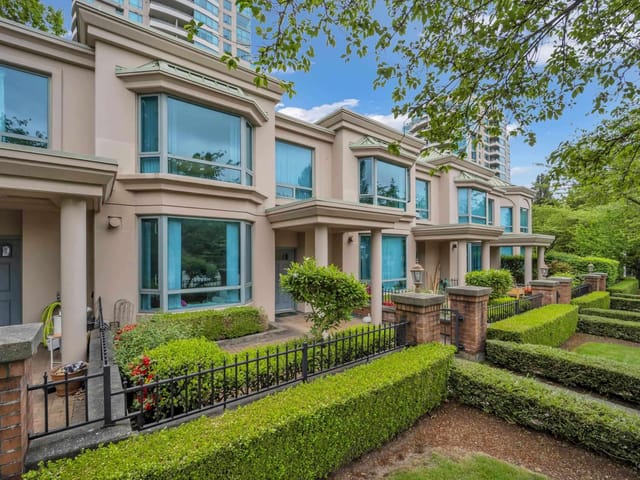 Townhouse for sale in Burnaby, Burnaby South, 2 6611 Southoaks Crescent, 263157138 | Realtylink.org
