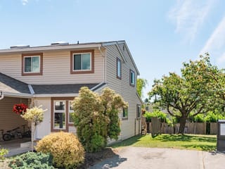 Townhouse for sale in Gibsons, Sunshine Coast, 4 765 School Road, 263157215 | Realtylink.org