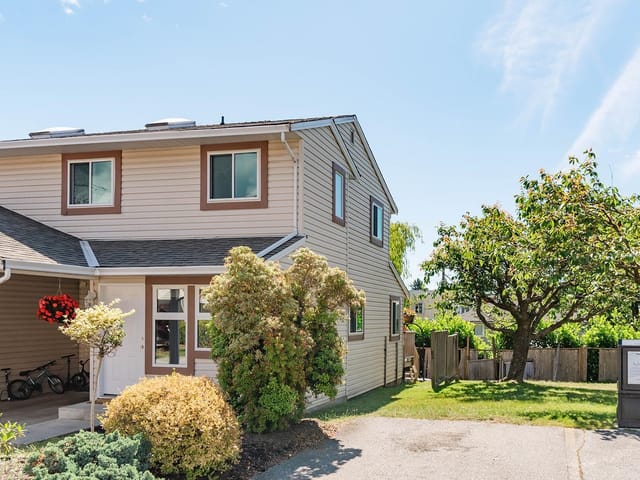 Townhouse for sale in Gibsons, Sunshine Coast, 4 765 School Road, 263157215 | Realtylink.org