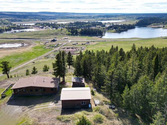 House for sale in 100 Mile House, 100 Mile House, 5549 Backvalley Road, 263157332 | Realtylink.org