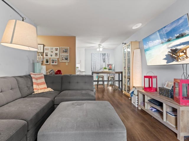 Apartment for sale in Abbotsford, Abbotsford, 103 2567 Victoria Street, 263157341 | Realtylink.org