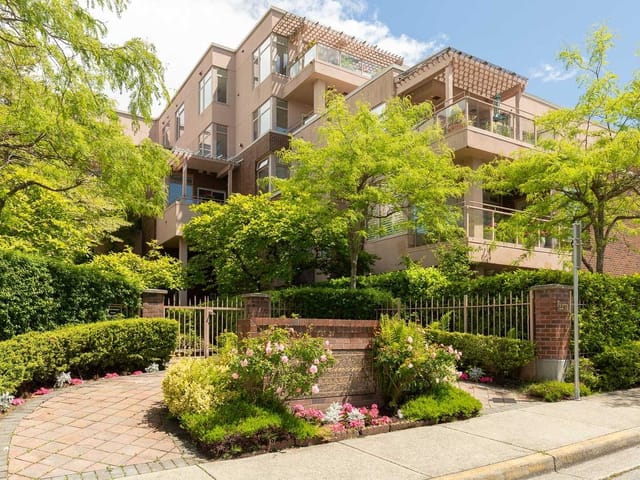 Apartment for sale in West Vancouver, West Vancouver, 306 2271 Bellevue Avenue, 263157508 | Realtylink.org