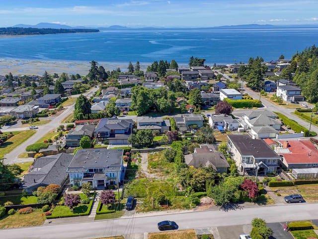 Lot for sale in White Rock, South Surrey White Rock, 15554 Cliff Avenue, 263157511 | Realtylink.org