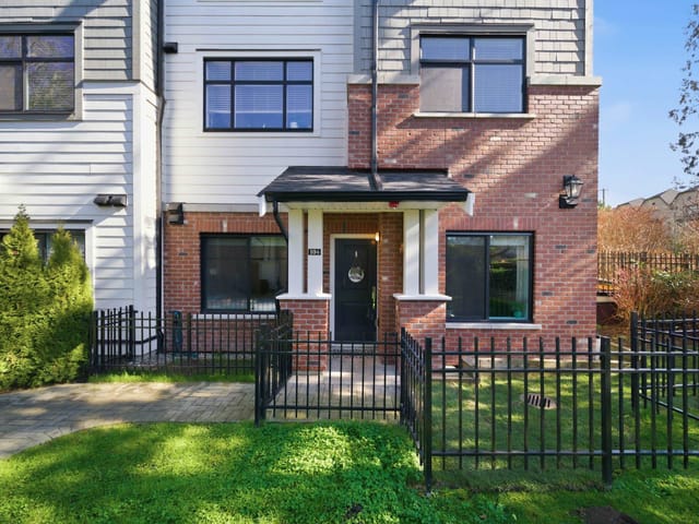 Apartment for sale in Surrey, South Surrey White Rock, 104 16528 24a Avenue, 263157634 | Realtylink.org